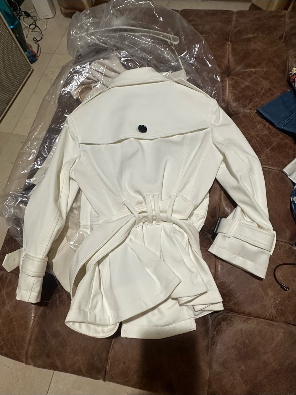 Burberry White Double-Breasted Trench Coat with Black Buttons - Picture 8 of 11